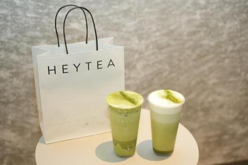 「三倍厚抹」上新一周年，喜茶千目抹茶系列持續(xù)人氣熱銷(xiāo) 