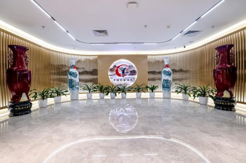 葵花酒業(yè)「問東方」獲酒協(xié)首肯，泰斗天團為何集體為「問東方」站臺？