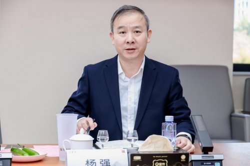 葵花酒業(yè)「問東方」獲酒協(xié)首肯，泰斗天團為何集體為「問東方」站臺？